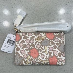 Coach Small Wristlet in Yankee Floral